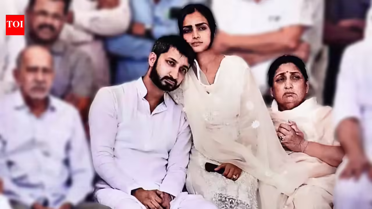 NCP seniors want Ajit's wife Sunetra as deputy CM; calls in Baramati for either son to fight bypoll