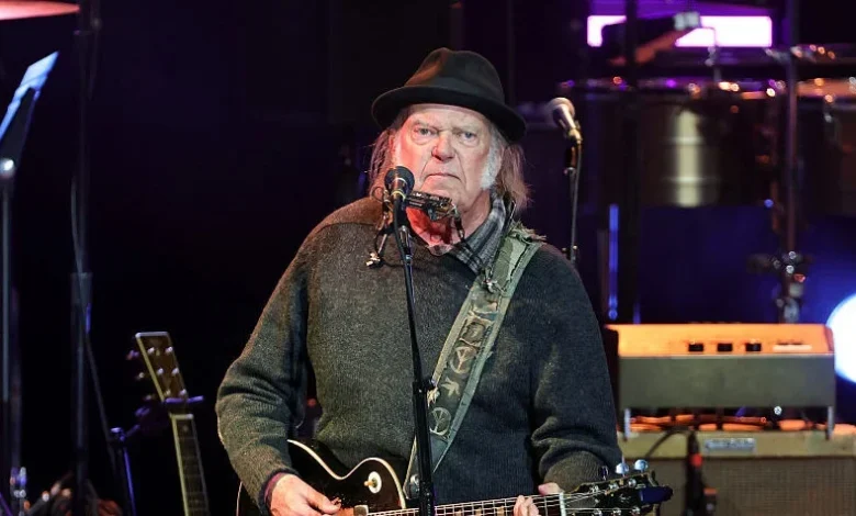 Neil Young Kicks Off Love Earth Tour at Eden Sessions 2026