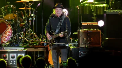 Neil Young Wages War Against Apple, Verizon Over Trump Support