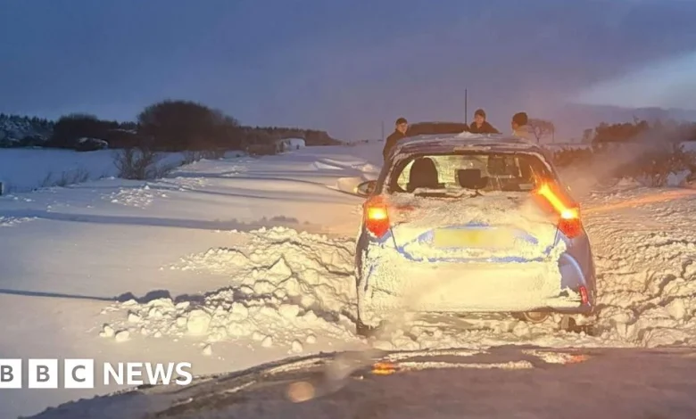 New amber alerts for snow as travel disruption continues