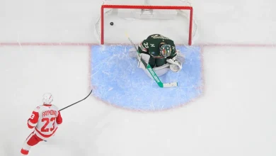 No TikToks for the coach, just warm Detroit Red Wings on arctic nights