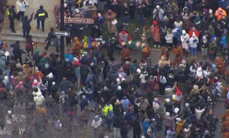'No difference between all': Buddhist monks wrap up Raleigh visit with speech to thousands