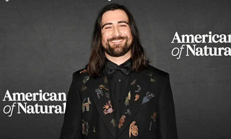 Noah Kahan Announces New Album 'The Great Divide'