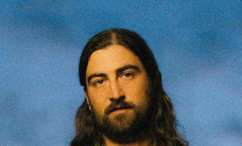 Noah Kahan Officially Announces New Album, ‘The Great Divide’