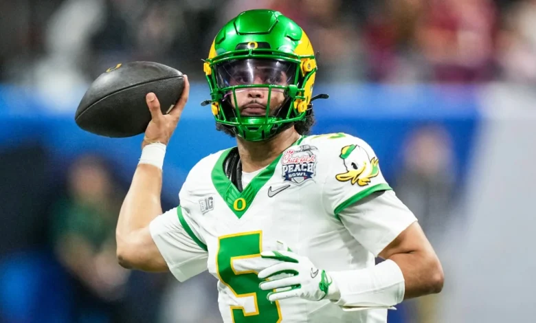 Oregon QB Dante Moore says he'll return to college rather than declare for the NFL draft