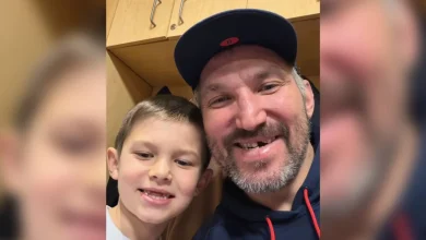 Ovi Jr. gets tooth pulled by Dad, leading to iconic selfie