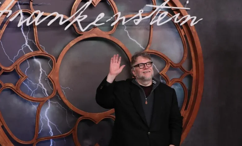 Palomazo y tacos: Guillermo del Toro canta “México lindo y querido” en el Festival de Sundance
