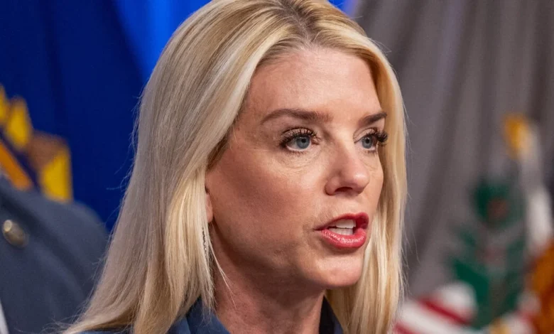 Pam Bondi Slams Prosecutors' Resignation Over Probe Into Widow