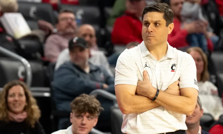 Paper bag protest sacked at Cincinnati Bearcats basketball game