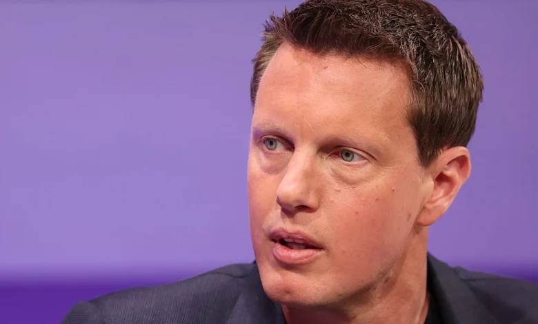 Paramount Stands By $30 Per Share Offer for Warner Bros. Discovery