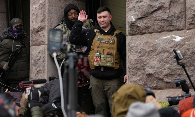 Pardoned Jan. 6 rioter leads Minneapolis march, outnumbered by counterprotest