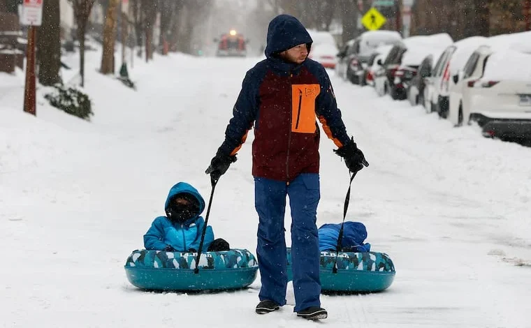 Philly's biggest snow in five years has icy finish