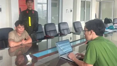 Polis, uyuşturucu baronunun saklandığı yere baskın düzenleyerek onu tutukladı.