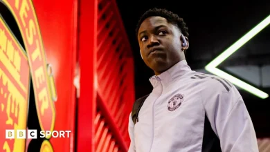 Premier League LIVE: Man United v Man City, Chelsea v Brentford, Tottenham Hotspur v West Ham United and more