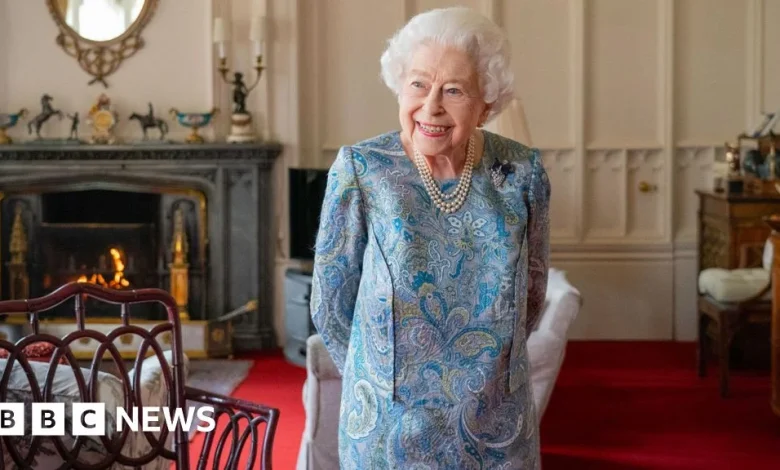 Queen Elizabeth II statue will be standing and not on horseback