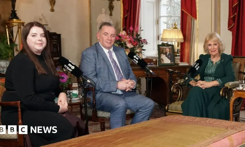 Queen praises Hunt family for their bravery after triple murders