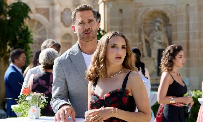 Rachael Leigh Cook Mixes Twists & a 'Slow Burn' in New Hallmark Movie