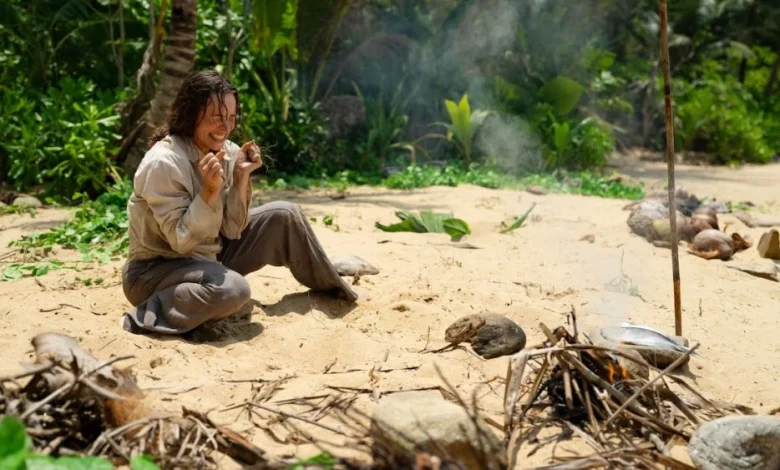 Rachel McAdams Thrives on a Desert Island