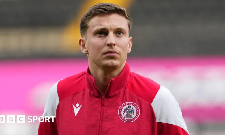 Reading sign Accrington Stanley defender Benn Ward