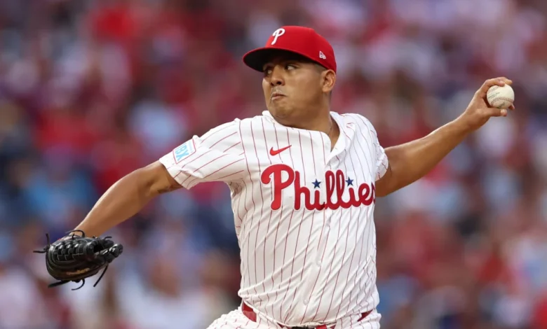 Red Sox To Sign Ranger Suárez