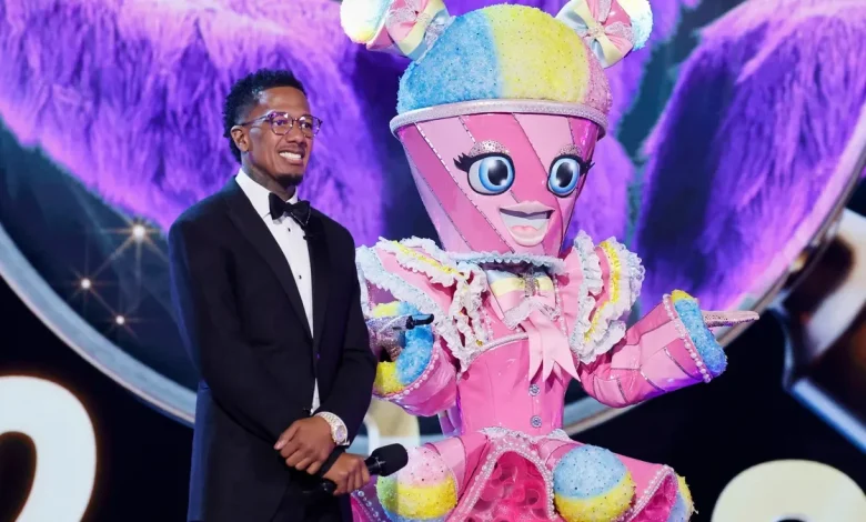 Red Sox legend unmasked in Season 14 premiere of 'The Masked Singer'