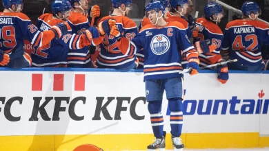 Red-hot McDavid pots hat trick as Oilers crush Predators