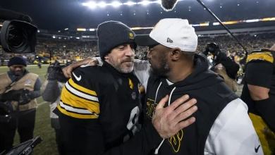 Report: Aaron Rodgers sobbed, apologized during Mike Tomlin's final team meeting