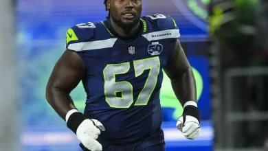 Report: Seahawks sign Cross to 4-year, $104.4M extension