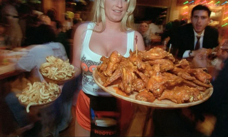 Restaurant known for scantily clad servers announces ‘comeback’ and uniform change after bankruptcy this year