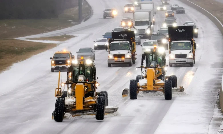 Retailers shift from limited hours to closures as Texas hunkers down in winter storm