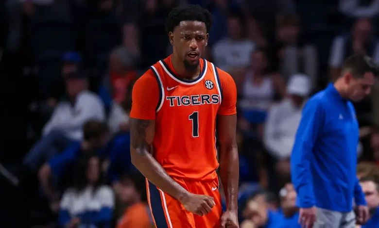 Rumble in the Jungle: Surging Auburn hosts 'dangerous' Texas Wednesday