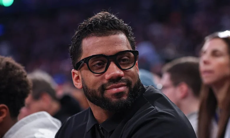 Russell Wilson makes stance on Sam Darnold crystal clear after Seahawks playoff win