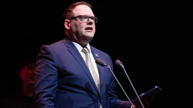 SAG-AFTRA Negotiator Talks AI Strategy: Make It Expensive