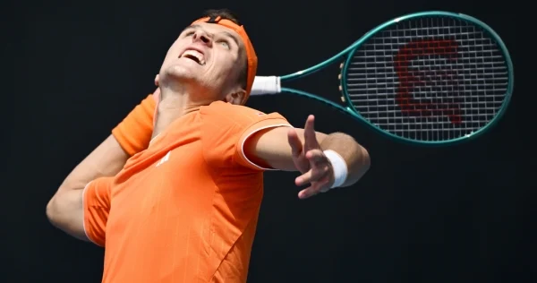 Same old feeling for Mensik, Musetti the leading Lorenzo