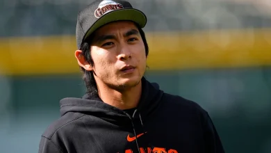 San Francisco Giants outfielder Jung Hoo Lee briefly detained at Los Angeles International Airport over missing travel documents