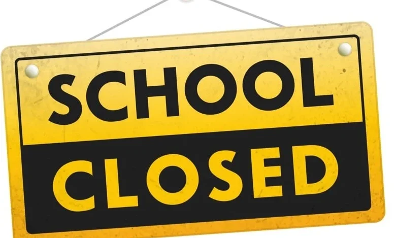 School closure Monday 5 January 2026
