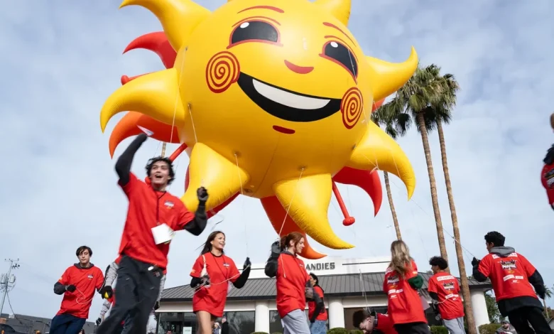 See Fiesta Bowl Parade 2026 route, start time, Phoenix street closures