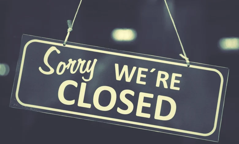 Several Valley grocery stores to close early on Sunday