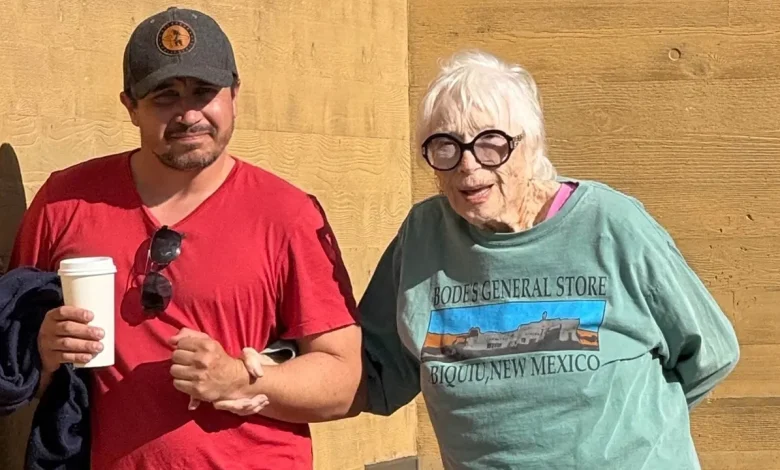 Shirley MacLaine, 91, makes rare public appearance during Los Angeles outing