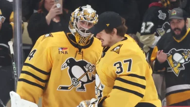 Šilovs no malas noskatās "Penguins" uzvaru, Bļugers vēl neatgriežas Vankūveras sastāvā