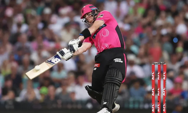 Smith 100 trumps Warner 110* as Sixers clinch Sydney derby