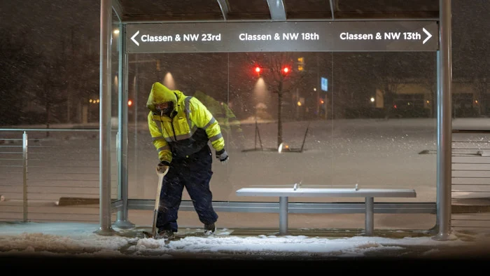 Snowstorm leaves thousands without power across US
