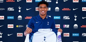 Souza signs from Santos