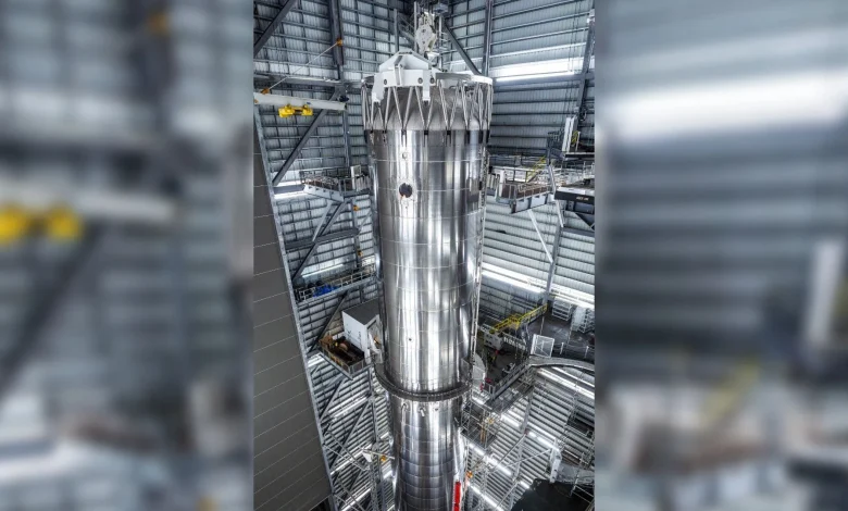 SpaceX stacks Super Heavy booster ahead of Starship megarocket's 12th test flight