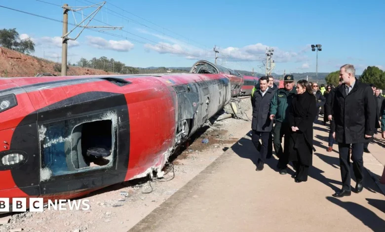 Spain train crash: Shock and confusion as officials struggle for answers