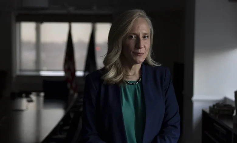 Spanberger becomes 1st woman to serve as governor of Virginia : NPR