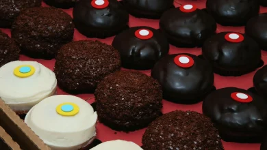 Sprinkles, known for celeb fans and cupcake ATMs, shuts down abruptly