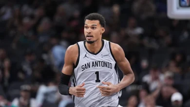 Spurs' Wembanyama exits vs. Knicks with lower-body injury