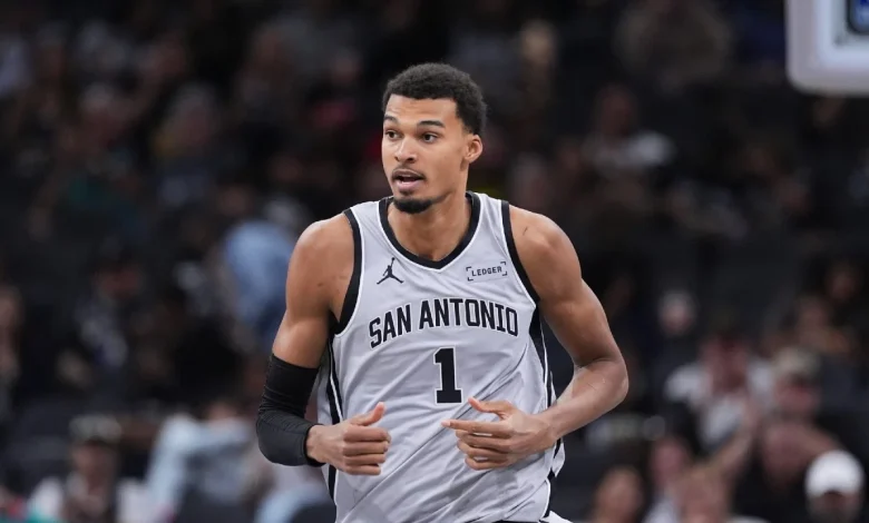 Spurs' Wembanyama exits vs. Knicks with lower-body injury