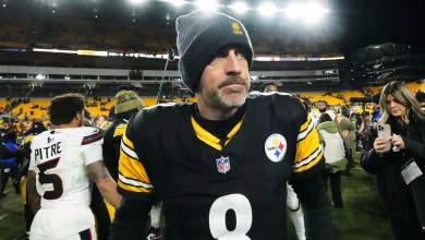 Steelers' Aaron Rodgers doesn't take kindly to second question about Tomlin